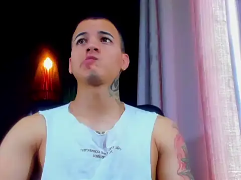 Snapshot of rocoo_santos chatting on May 5, 5:54 pm rocoo santos online show from May 5, 5:54 pm