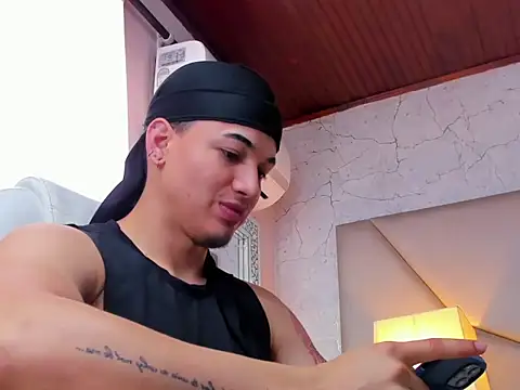 Snapshot of rocoo_santos chatting on May 20, 6:25 pm rocoo santos online show from May 20, 6:25 pm