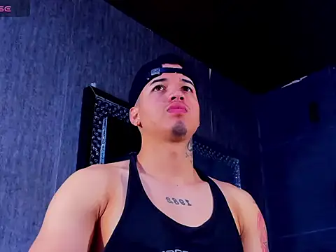 Snapshot of rocoo_santos chatting on June 10, 6:07 pm rocoo santos online show from June 10, 6:07 pm