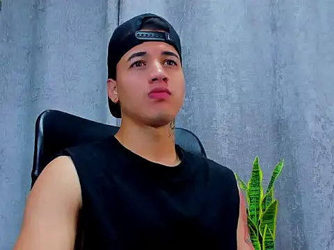 Snapshot of rocoo_santos chatting on July 29, 12:25 pm rocoo santos online show from July 29, 12:25 pm