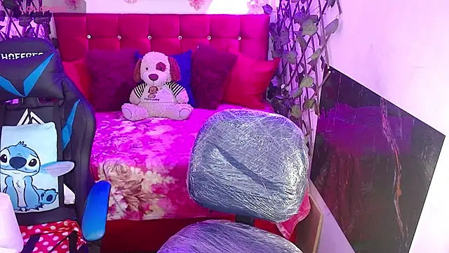 IVET CUTE1 online show from April 28, 8:36 pm