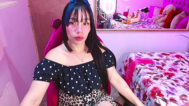 Snapshot of IVET_CUTE1 chatting on June 21, 7:16 pm IVET CUTE1 online show from June 21, 7:16 pm