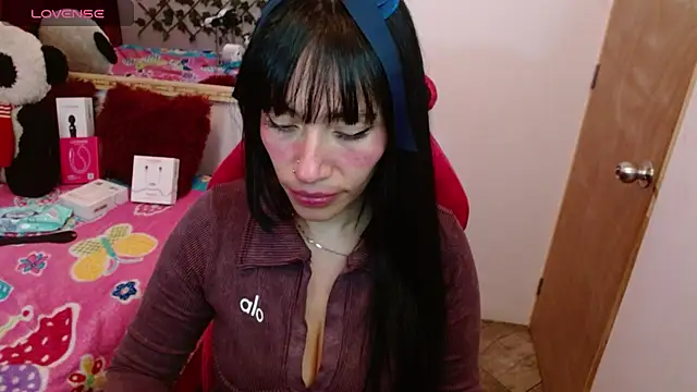 Snapshot of IVET_CUTE1 chatting on July 23, 1:58 am IVET CUTE1 online show from July 23, 1:58 am