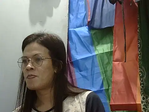 juicycum069 online show from November 6, 11:37 pm