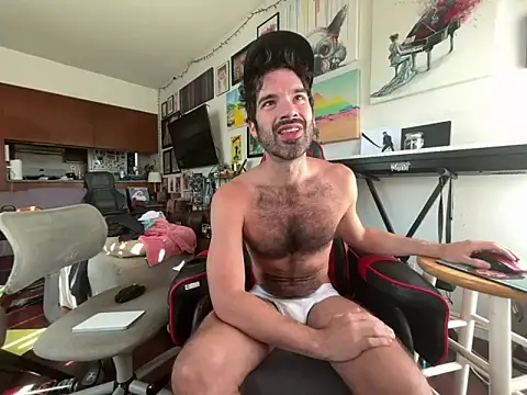 Pupscritch online show from May 11, 4:04 pm
