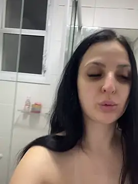 Snapshot of yumi-hot chatting on July 25, 5:32 pm yumi-hot online show from July 25, 5:32 pm