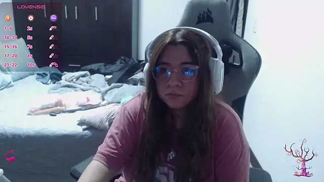 Pink girl0n online show from December 20, 7:37 am