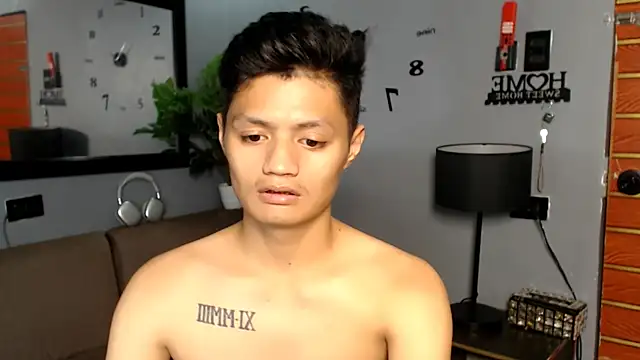 LucasSoYummyy online show from November 18, 9:58 am