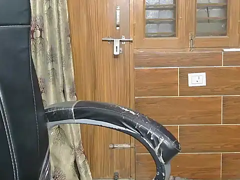 Snapshot of Diyaa_Singh chatting on June 11, 3:43 pm Diyaa Singh online show from June 11, 3:43 pm