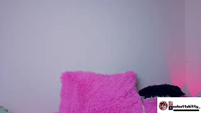 Snapshot of celestte_evans_1 chatting on February 12, 1:22 am celestte evans 1 online show from February 12, 1:22 am