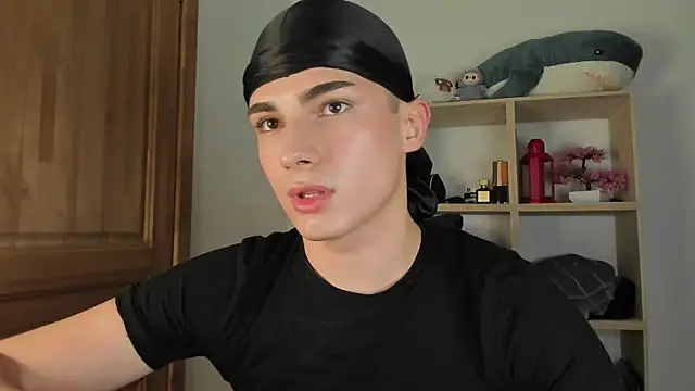 Snapshot of mystic_evan chatting on October 24, 11:56 pm mystic evan online show from October 24, 11:56 pm