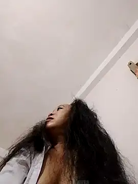 Snapshot of Mamapm20 chatting on October 9, 8:18 pm Mamapm20 online show from October 9, 8:18 pm