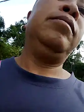 Snapshot of Mamapm20 chatting on October 13, 12:32 am Mamapm20 online show from October 13, 12:32 am