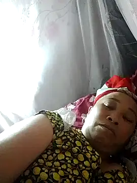 Snapshot of Mamapm20 chatting on October 16, 1:45 pm Mamapm20 online show from October 16, 1:45 pm