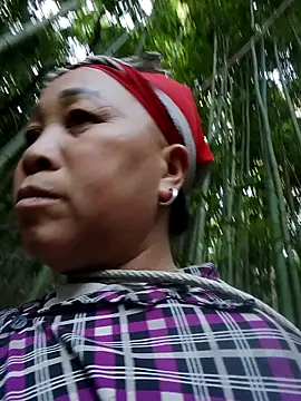 Snapshot of Mamapm20 chatting on November 30, 2:04 am Mamapm20 online show from November 30, 2:04 am