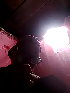 Snapshot of Mamapm20 chatting on December 15, 10:03 pm Mamapm20 online show from December 15, 10:03 pm