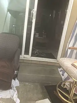 Snapshot of Uncutlounge chatting on April 12, 11:54 pm Uncutlounge online show from April 12, 11:54 pm