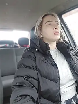 Reina Cummings online show from March 19, 6:17 am