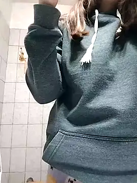 Auroraluna - online show from September 21, 9:05 pm