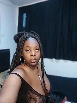 Snapshot of Bonnie_ada12 chatting on February 18, 12:23 pm Bonnie ada12 online show from February 18, 12:23 pm