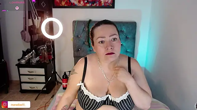 Snapshot of MaraDiaz11 chatting on May 19, 8:59 pm MaraDiaz11 online show from May 19, 8:59 pm