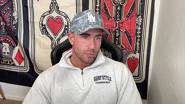 brettmycles28 online show from December 1, 10:26 pm