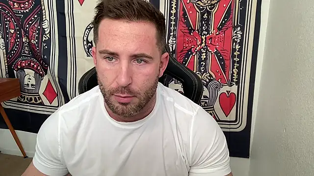 brettmycles28 online show from December 15, 5:39 pm