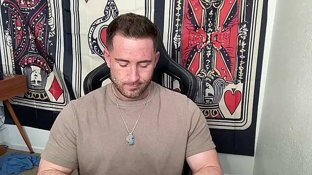 Snapshot of brettmycles28 chatting on December 21, 7:21 pm brettmycles28 online show from December 21, 7:21 pm
