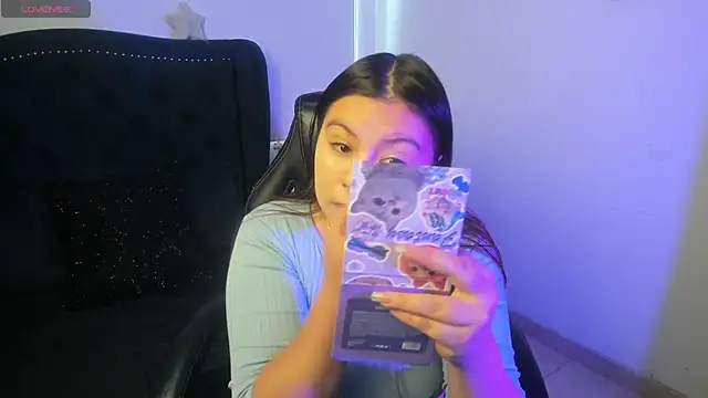 LucyPetit online show from December 2, 12:54 pm