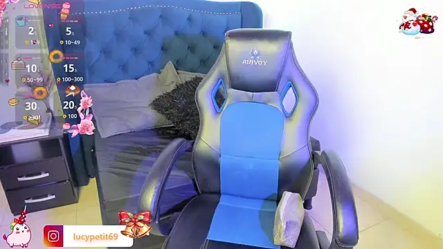 LucyPetit online show from December 17, 2:12 pm