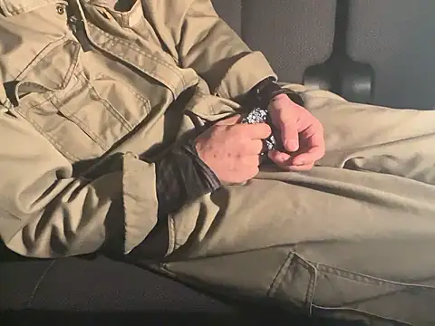 Snapshot of CAMEL1913 chatting on November 14, 5:11 pm CAMEL1913 online show from November 14, 5:11 pm