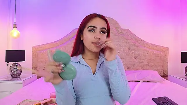 KhloeJohnson online show from October 3, 8:17 pm