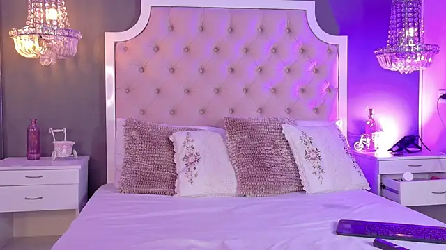 VioletBlaze online show from October 25, 11:54 pm