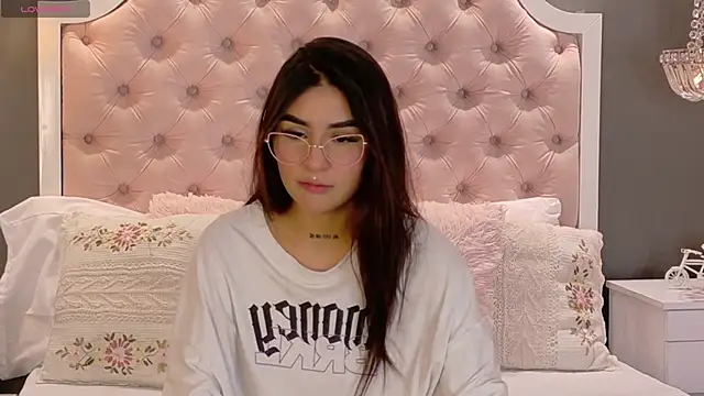 VioletBlaze online show from November 26, 1:34 pm