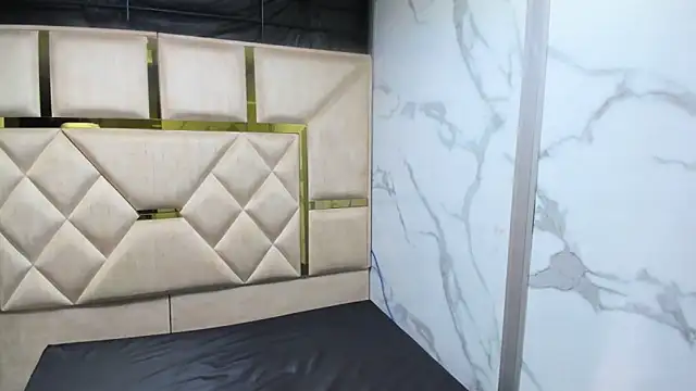 Allisonts69 online show from March 18, 1:53 am