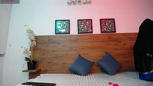 AlexandraCambell online show from October 6, 7:44 pm