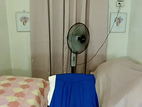 gorgeousYNEZ22 online show from April 28, 12:53 am