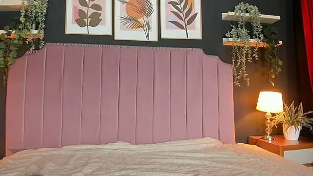 scarlet dh online show from July 17, 11:53 pm