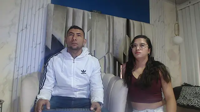 Snapshot of Morganandmegan chatting on October 4, 11:19 am Morganandmegan online show from October 4, 11:19 am