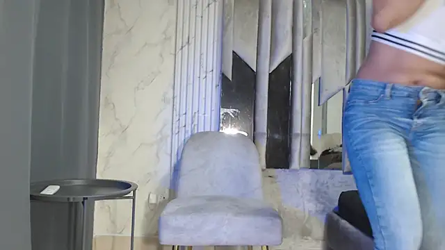 Snapshot of Morganandmegan chatting on October 23, 11:20 am Morganandmegan online show from October 23, 11:20 am