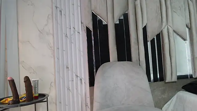 Snapshot of Morganandmegan chatting on November 28, 11:35 am Morganandmegan online show from November 28, 11:35 am