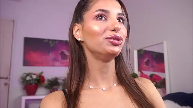 ZariaVera online show from October 1, 6:36 pm