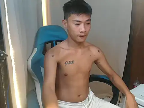 Snapshot of urasianjason chatting on February 26, 2:38 pm urasianjason online show from February 26, 2:38 pm