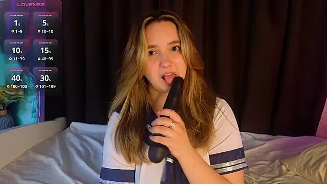 LucilleMcBride online show from October 17, 7:11 am