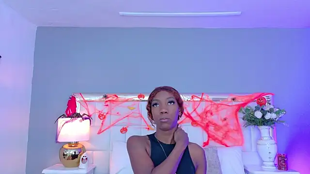 MadeleineHocker online show from October 23, 1:43 pm