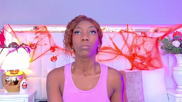 MadeleineHocker online show from October 28, 12:19 pm