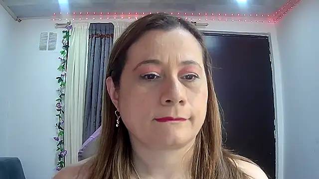 Snapshot of milagros_latina75 chatting on November 13, 9:58 pm milagros latina75 online show from November 13, 9:58 pm