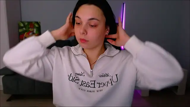 Snapshot of queenofthesense_ chatting on October 25, 4:35 pm queenofthesense online show from October 25, 4:35 pm