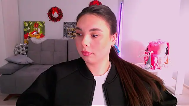 Snapshot of queenofthesense_ chatting on December 16, 10:42 am queenofthesense online show from December 16, 10:42 am