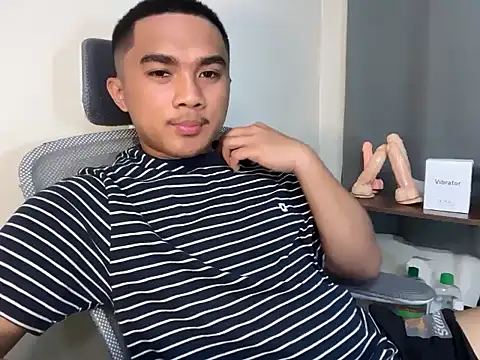 Snapshot of pinoyAdrianneXXX chatting on August 2, 2:26 pm pinoyAdrianneXXX online show from August 2, 2:26 pm